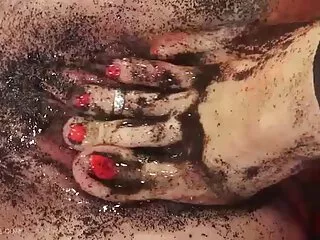Blonde Girl’s Skiny Pussy Dipped